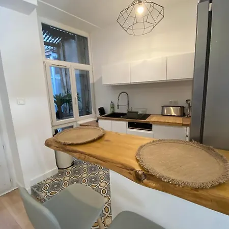 F2 Glamour Centre Historique Apartment